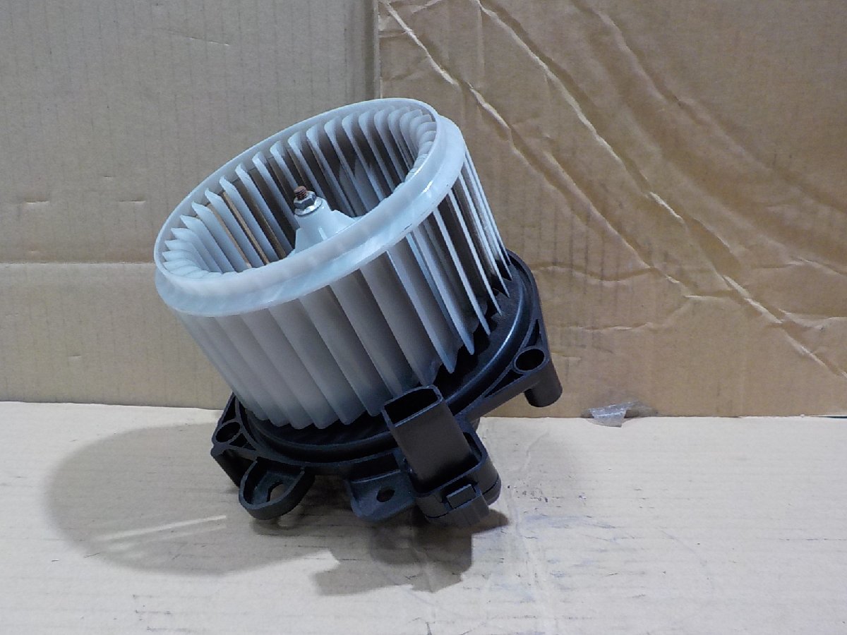 AZワゴン XSスペシャルMJ23S ブロアファンモーター 純正【送料無料】拍卖