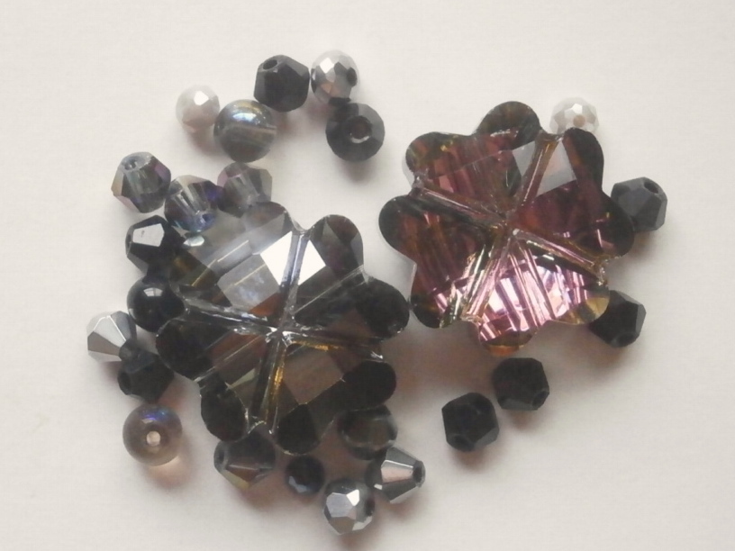 ガラスビーズ★クローバ★ブラック系★3拍卖