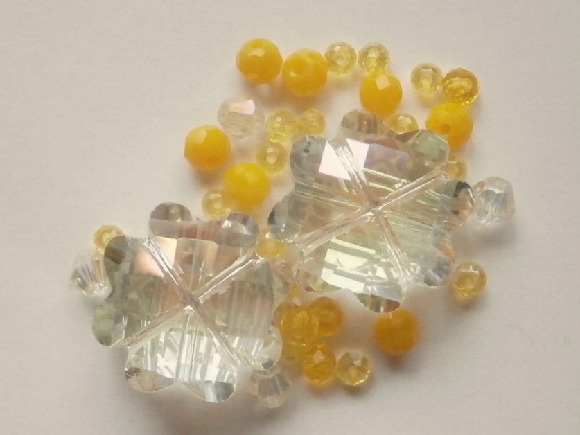 ガラスビーズ★クローバ★イエロー系★5拍卖