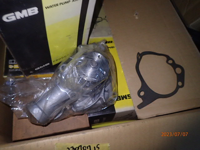 プレオ RA1 ヴィヴィオ KK4 EN07 パロート ウォーターポンプ F3-024 21111-ka121,22,23,24拍卖