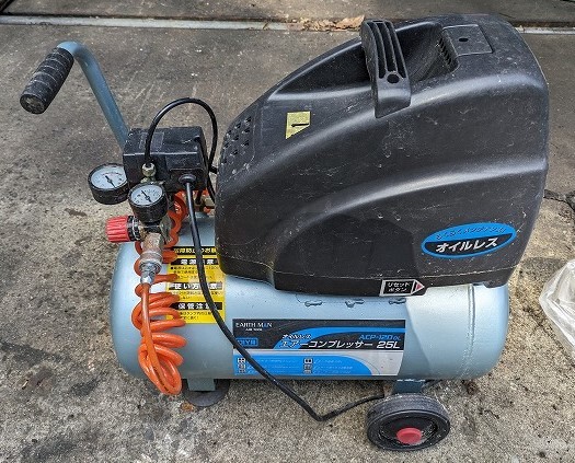 オイルレスエアコンプレッサー EARTHMAN 25L USED *KI1拍卖