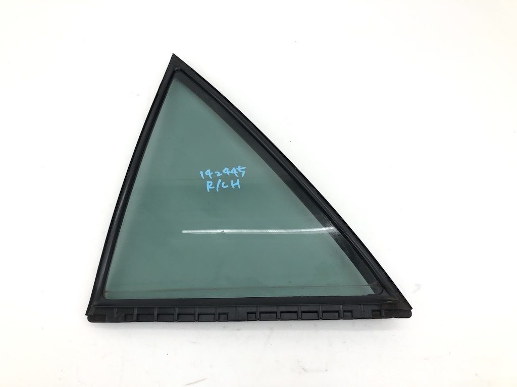 _b142445 トヨタ アルテッツァ AS200 Zエディション GXE10 ドア クォーター ガラス 小窓 ウィンドウ リア リヤ 左 R/LH M2F3 SXE10 JCE10拍卖