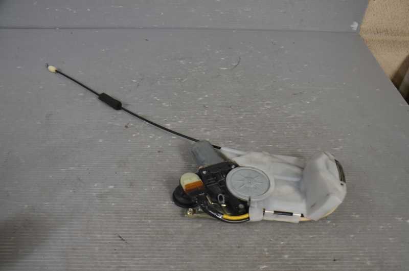 タント カスタム Xリミテッド 前期(L375S L385S) 純正 破損無 動作保証 左 リア ドアロック イージークローザー / 69300-B2010 k073989拍卖