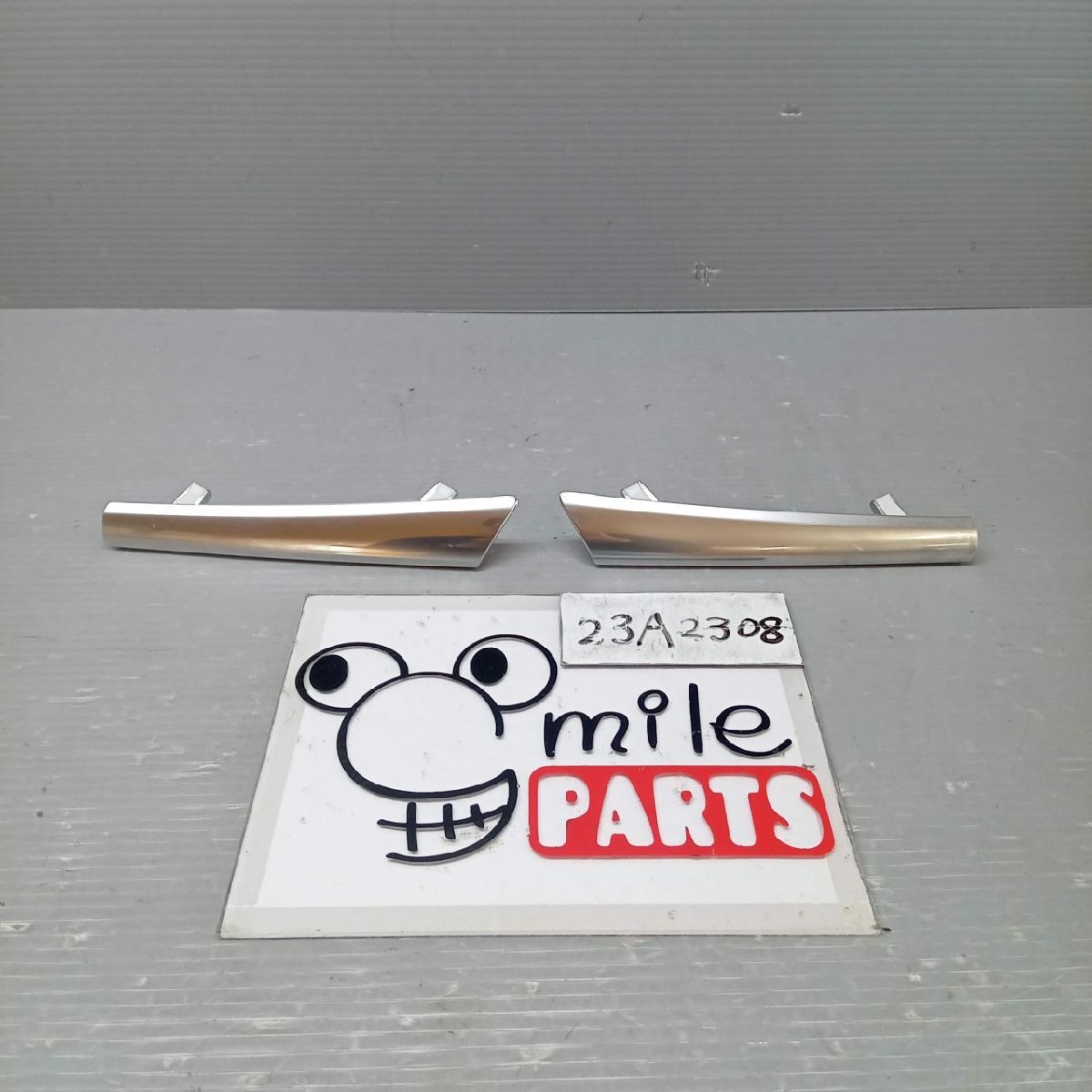 KE2AW CX-5 純正 中央左右シルバートリムセット 1A8-8-3/23A2308*同梱不可拍卖