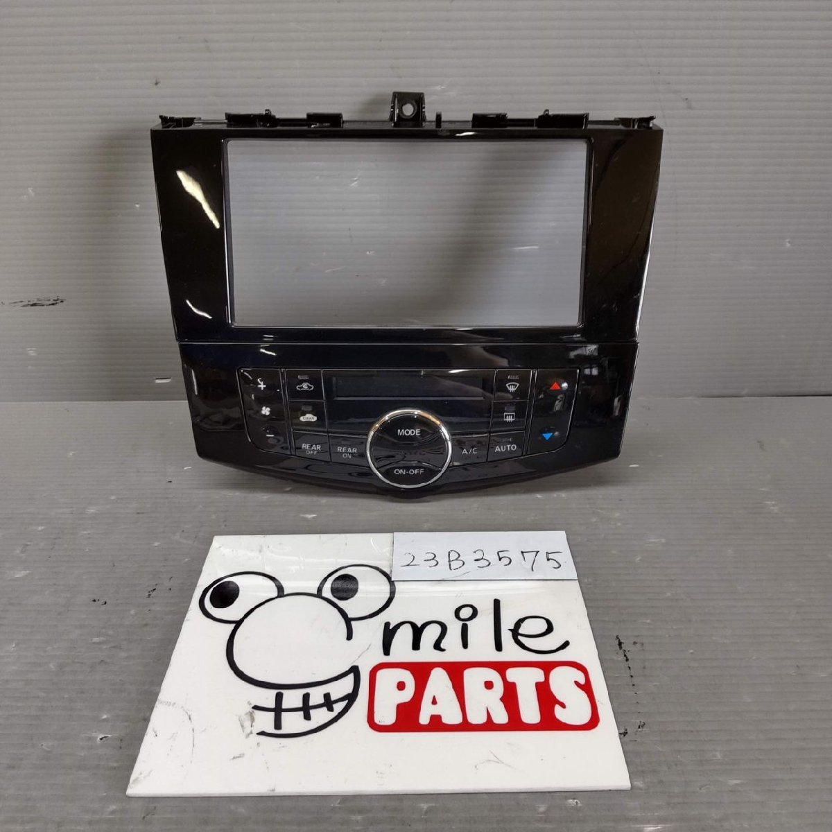 FC26 セレナ 純正 オーディオパネル 1D3-8-2/23B3576*同梱不可拍卖