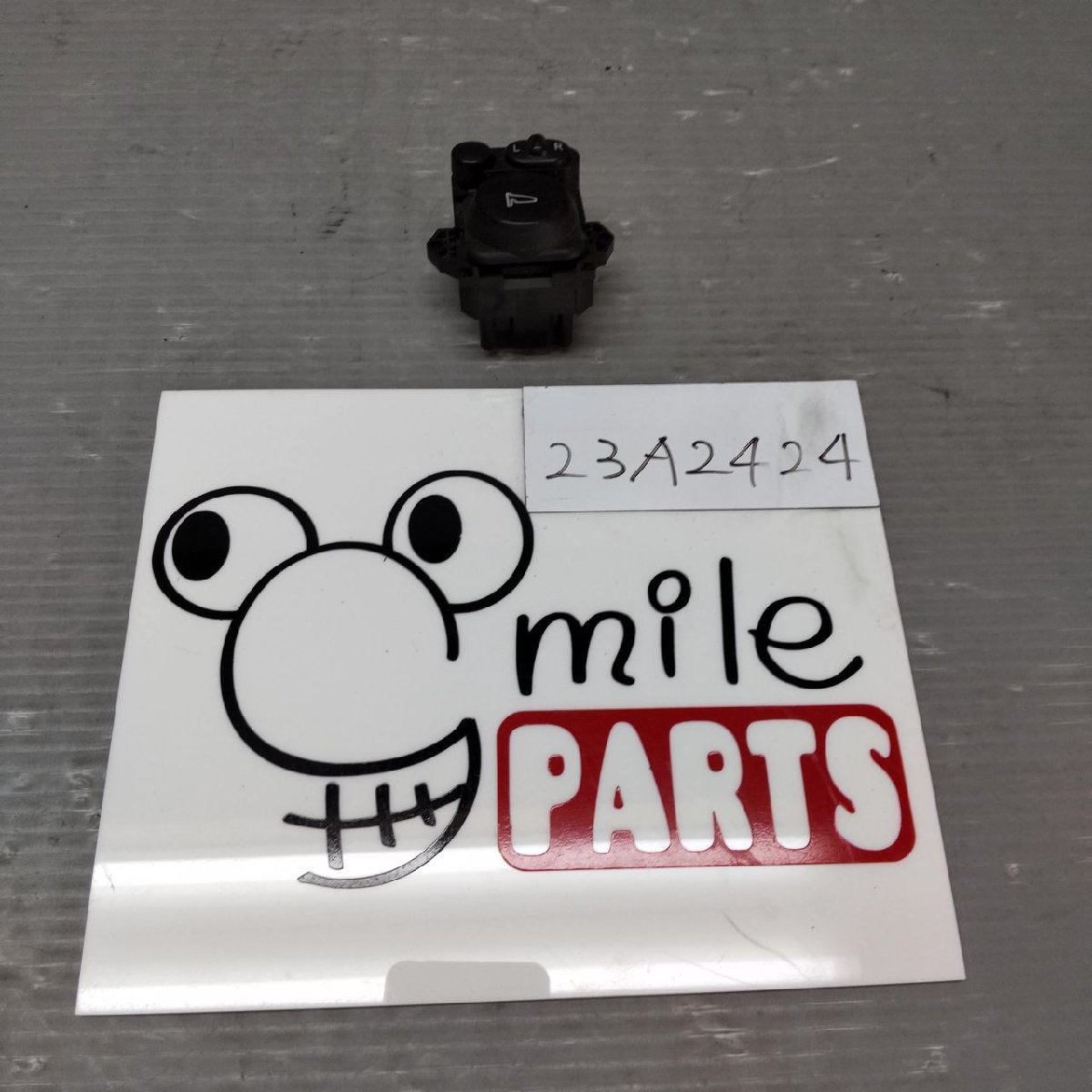 RG1/RG2 ステップワゴン 純正 ドアミラースイッチ 1A3-21-3/23A2424*同梱不可拍卖