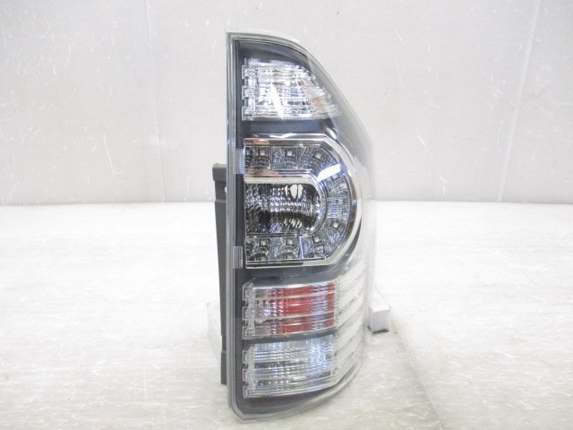 ★ LED点灯確認済み VOXY ヴォクシ― ZRR70W ZRR75W 70 後期 純正 右 LED テール ライト ユニット ICHIKOH 28-220 (B034615)拍卖