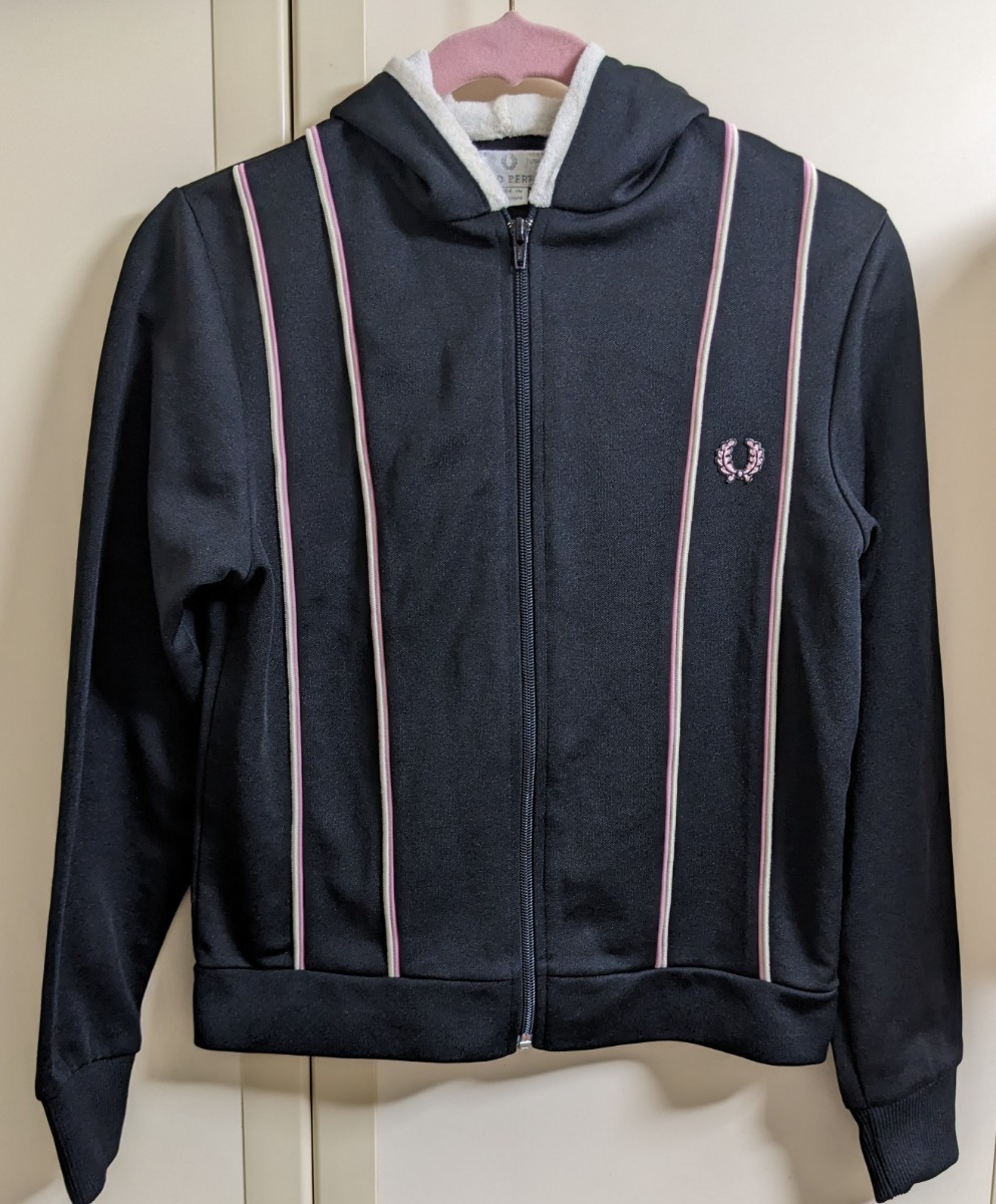 ★FRED PERRY★ジャージ素材ジップアップパーカー UK10★フレッドペリー★ポルトガル製★拍卖