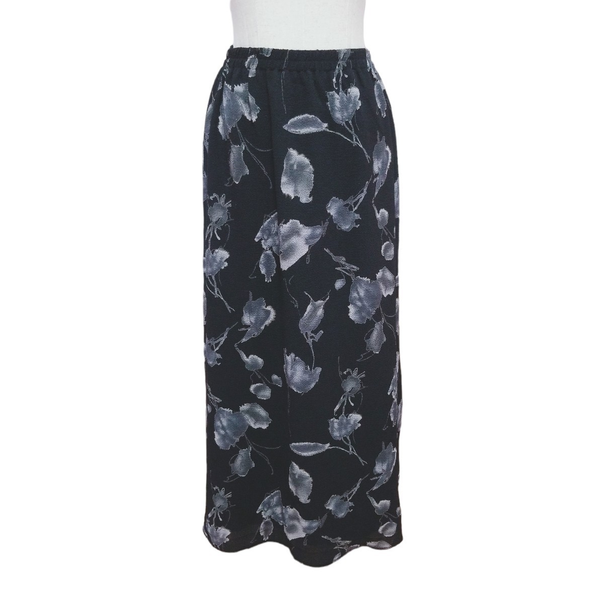 Y536 ちりめん風 ロングスカート ウエストゴム セミフレア 花柄 総柄 レディース M~L ブラック 黒 エレガント 上品 透け感 婦人服拍卖