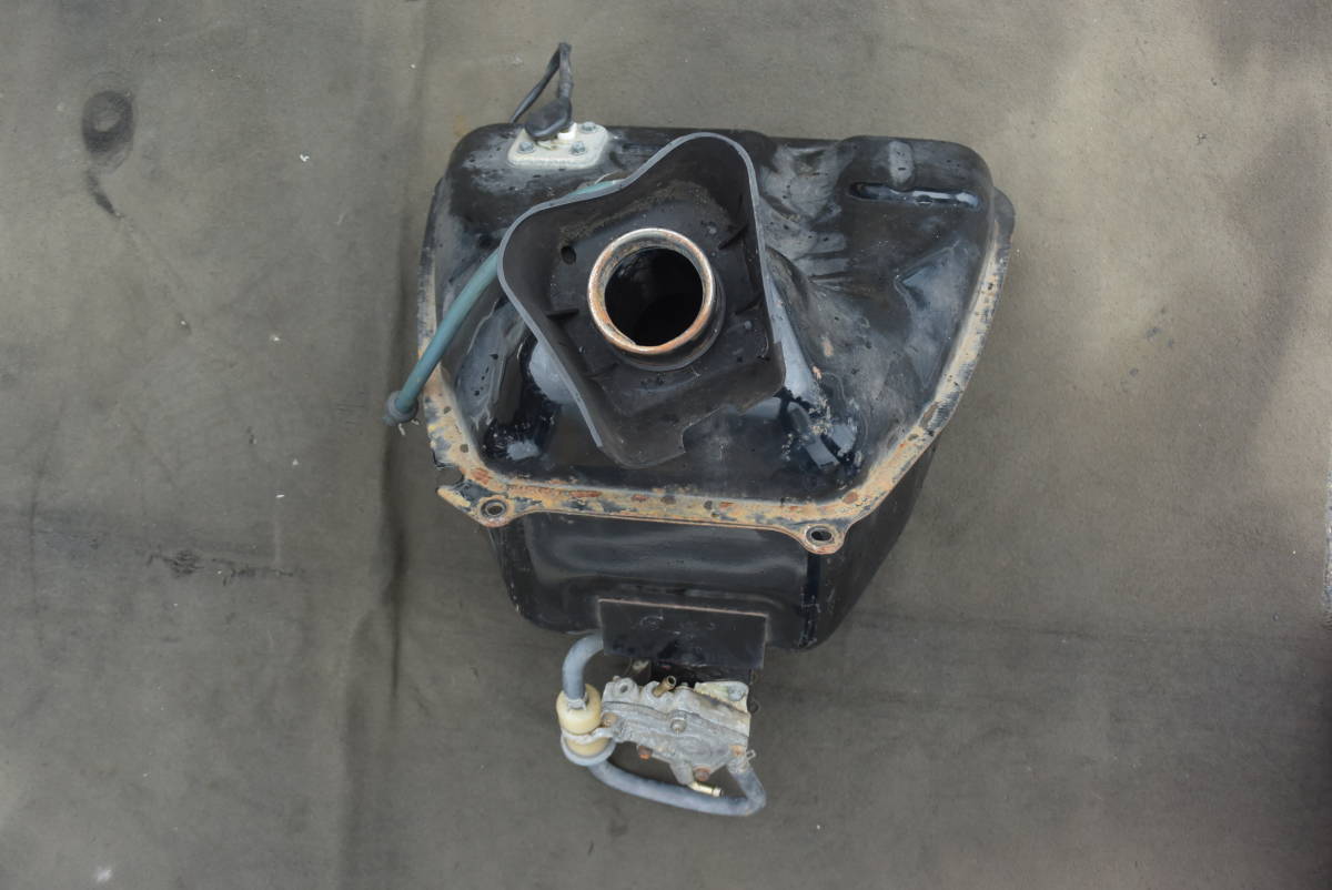 【送料込み】ヤマハ マジェスティ 250SV 純正 タンク SG01J拍卖