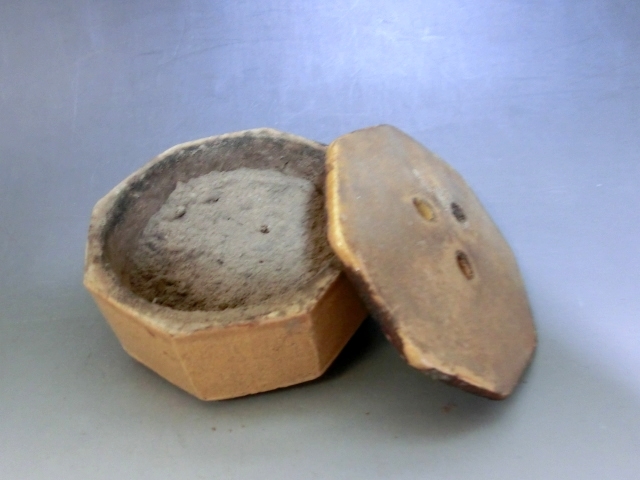 香炉■古い時代物の黄瀬戸 豆香炉 線香立て 三つ足 火器 古美術 古道具 骨董品■拍卖