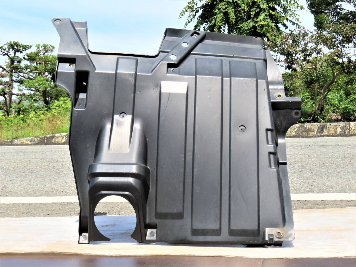 H23 EBD-TT2 TT1 後期 サンバー トラック SAMBAR 4WD 5F EN07 純正 中央 センター側? アンダーカバー NO2 / 113210km拍卖