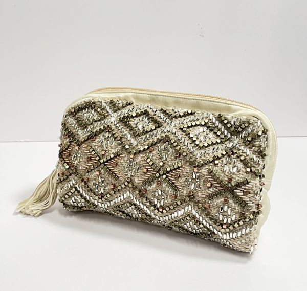 新品 ポーチ ビーズ 刺繍 マチあり 小物入れ ペンケース かわいい おしゃれ GD拍卖