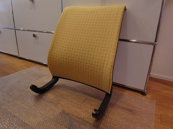 交換用に●スチールケース●Steelcase社製●THINK●シンクチェア用●背パーツ●純正部品●イエロー系●水玉模様●クッション仕様拍卖