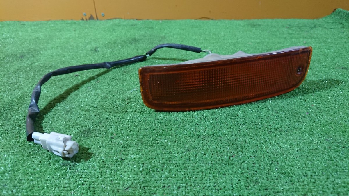 トヨタ ハイエースワゴン DX KZH116G ウィンカーライト 左 純正 Koito 26-43拍卖