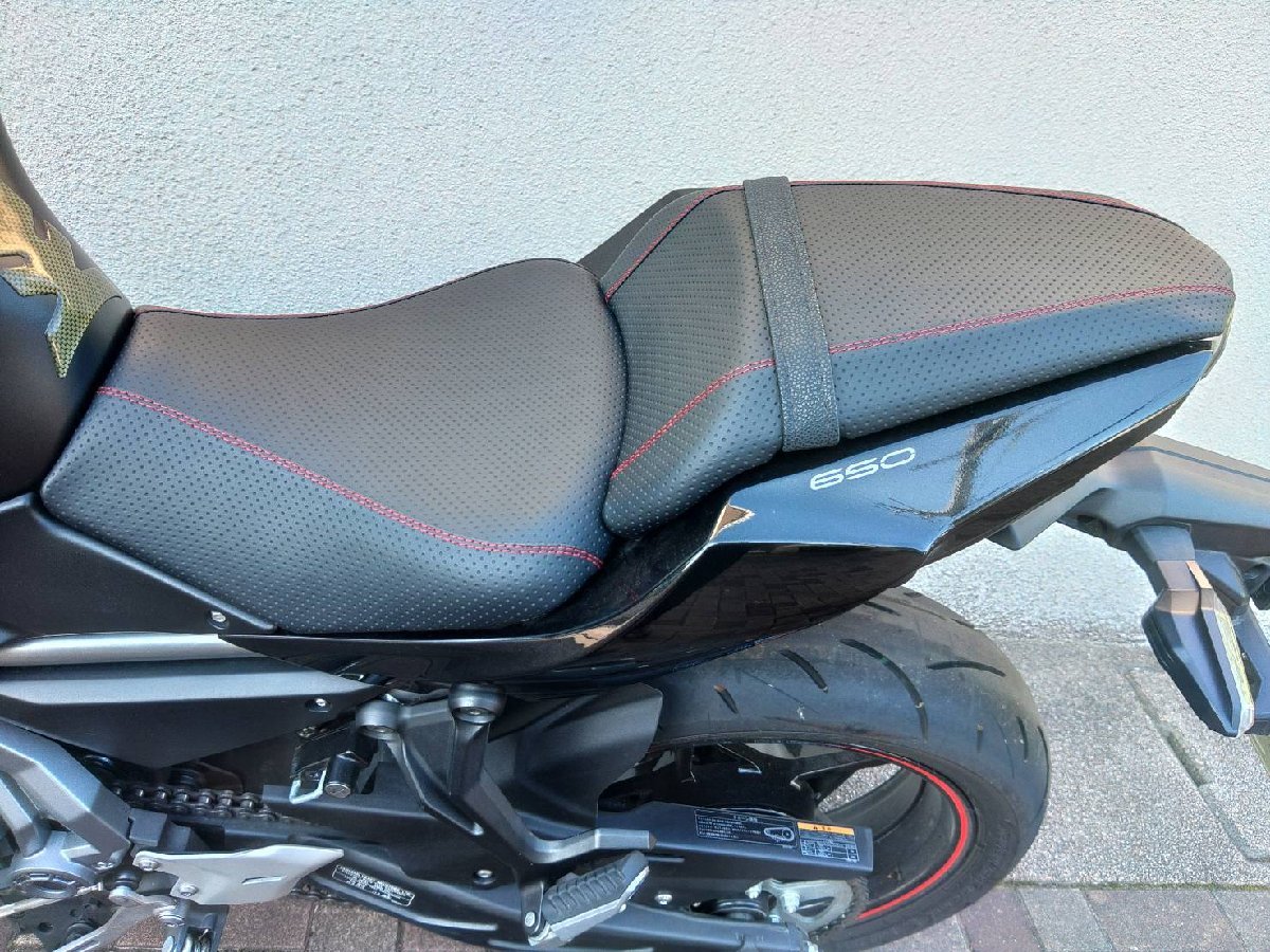 ■ニンジャ650(17-)Z650/ABS(17-)国産品 厚手エンボス生地(レッドステッチ)カスタムシートカバー 前後セット 新品拍卖
