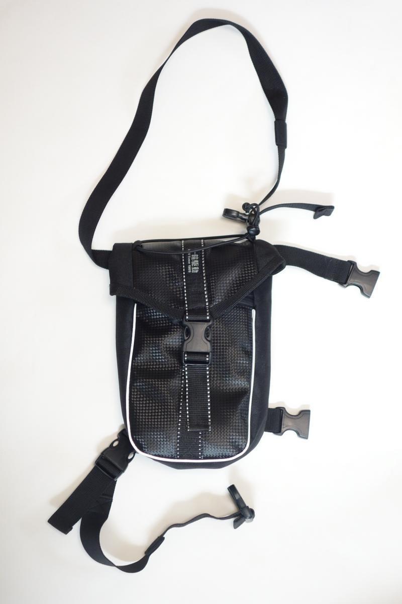 送料無料■ 一輪駆動 防水レッグポーチ ブラック/カーボン 容量:2.2L 新品 防水ホルスターバッグ HD-420拍卖