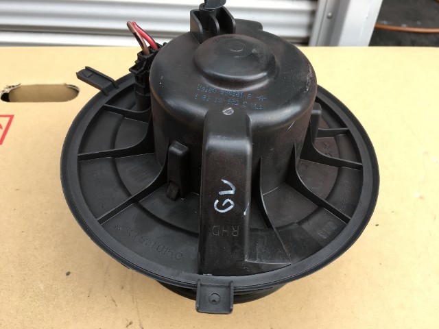 230507 フォルクスワーゲン ゴルフ ヴァリアント 1KCBZ ヒーターモーター ブロアモーター拍卖