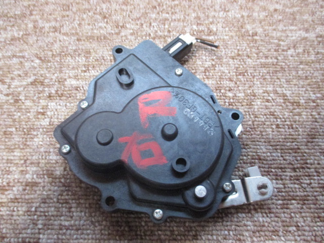 LY3P MPV 右リア パワースライド ドアロック ソレノイド拍卖