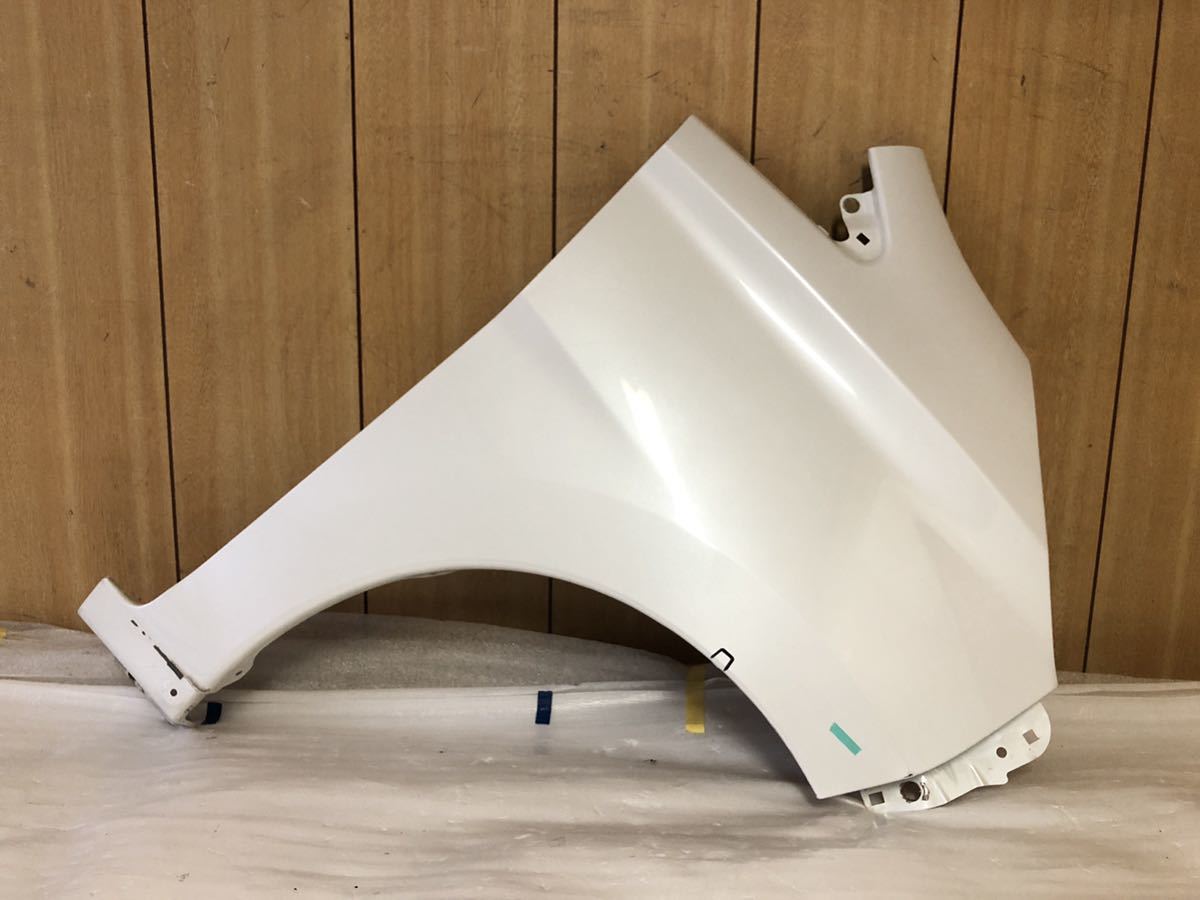 デイズ ハイウェイスター B21W 前期 純正 右フロントフェンダー ホワイトパール系拍卖