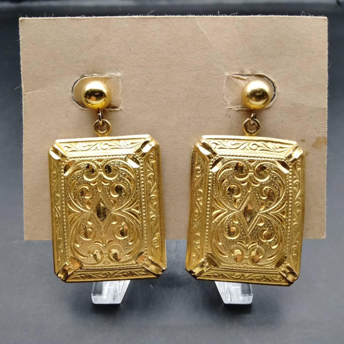 スクエア 彫刻 模様 ゴールドストーン ビッグシルエット ビンテージ ピアス イヤリング 昭和レトロ コスチューム ジュエリー 輸入 7S-U拍卖
