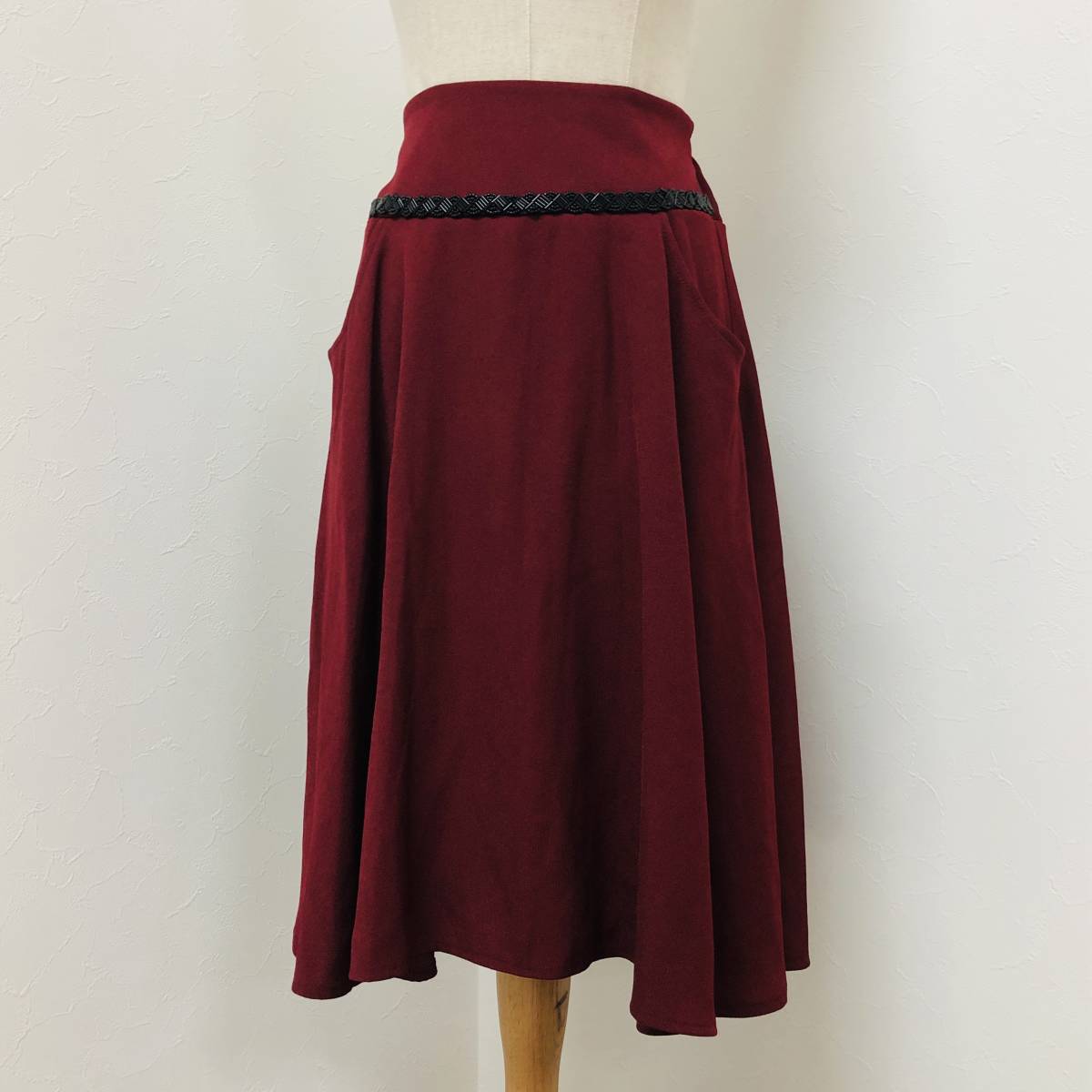 a02442 美品 switch スカート ひざ丈 ウエストゴム 薄手 裏地あり ポケット2つ F ワインレッド 無地 レディース エレガントガーリーチック拍卖