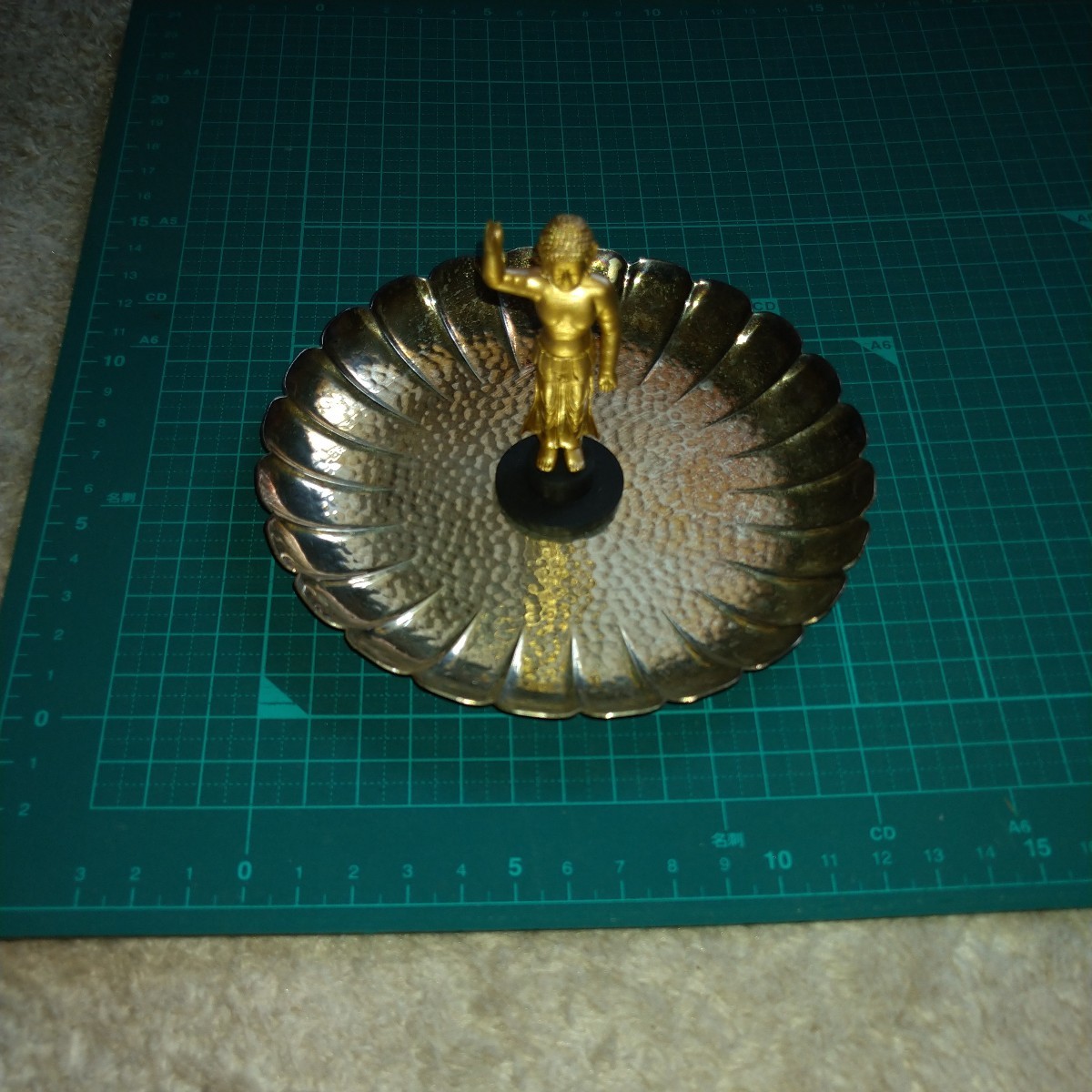 薄い皿。金、ゴールド、招福、縁起【断捨離】拍卖