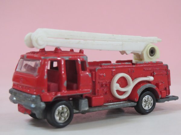 64890■トミカ 3-2 いすずスクアート消防車 1E拍卖