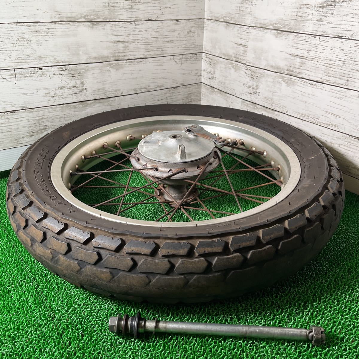 YAMAHA TW200 フロントホイール シャフト付き C拍卖