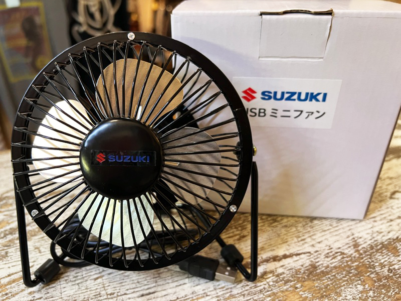 未使用品 SUZUKI/スズキ USBミニファン 卓上扇風機 卓上ファン サーキュレーター型 デスク用 USB扇風機 企業物 ノベルティ 非売品拍卖