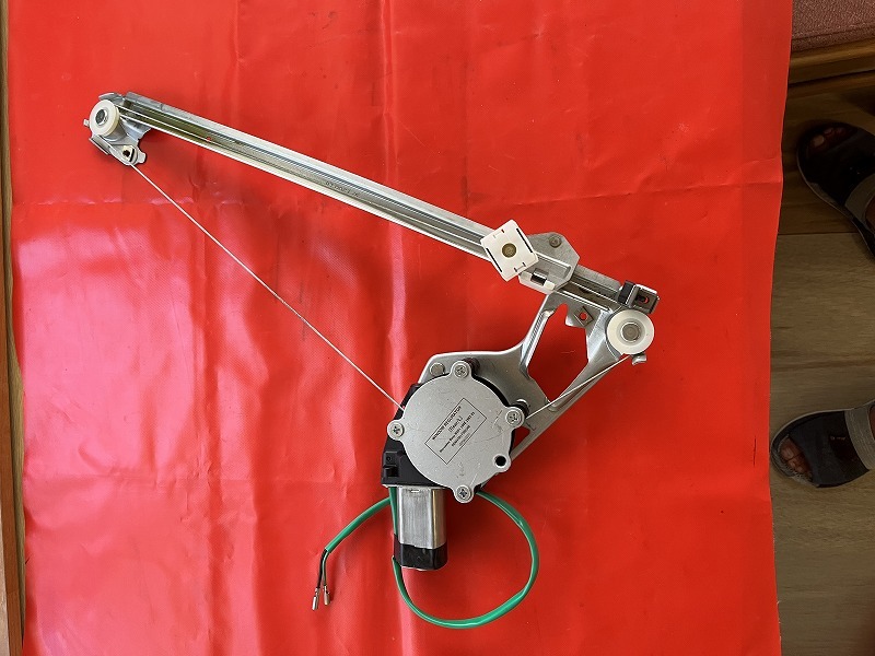 メルセデスベンツW201(1982~93年)用リア・左ウインドウレギュレーター (4)拍卖