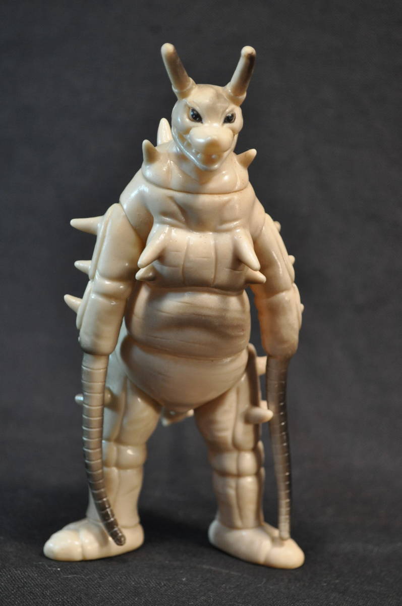 ウルトラセブン ウルトラマン 怪獣 ソフビ人形 グドン拍卖