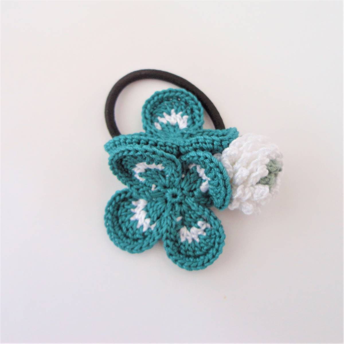 立体感がゴージャスなシロツメクサとクローバーのヘアゴム*レース編み*ハンドメイド*四葉*∵再販×18∵*b115拍卖