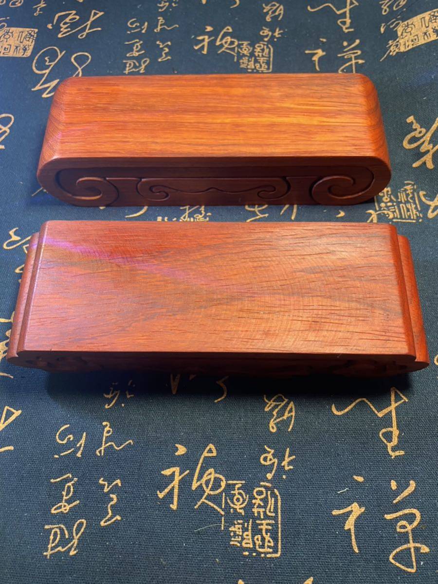 送料無料 檀木木製 平台 彫刻入り 敷台 飾台 盆栽台 花台 華台 香炉台 飾り 華道具 茶道具 工芸品 2個セット 古道具拍卖