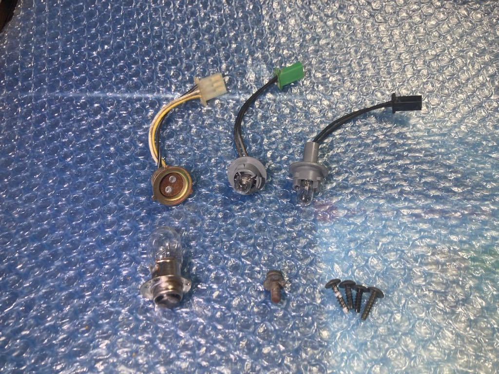 【2313】 レッツ2 CA1PC ソケット 電球 ウインカー ライト 固定ネジ付き★拍卖