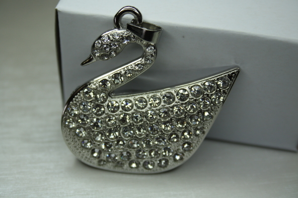 かわいいUSBメモリー(8GB)贈り物用ケース付き拍卖