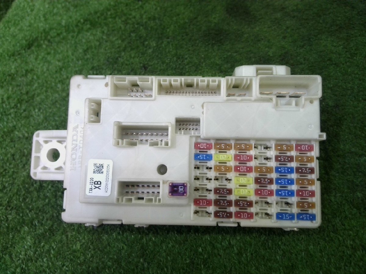 N-VAN 5BD-JJ2 ヒューズボックス +STYLE FUNターボ 4WD S07BT Y70P R3年 38200-TXA-J22拍卖