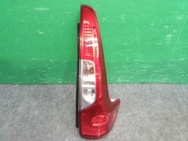 デイズ DBA-B21W 右テールランプ J 26550-6A02D拍卖