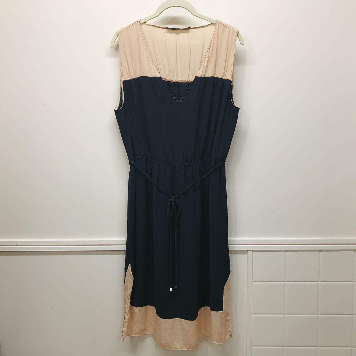 ZARA BASIC ザラ ノースリーブワンピース 膝丈 Vネック Lサイズ 28-100a拍卖