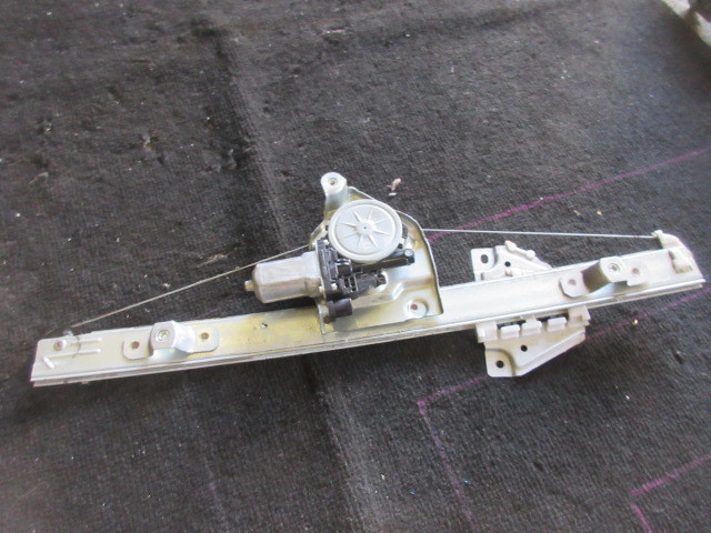 ★21R5G7585 TDA4W エスクード 純正左後ろドアレギュレーター ウインドウレギュレーター 修理やストック等に拍卖