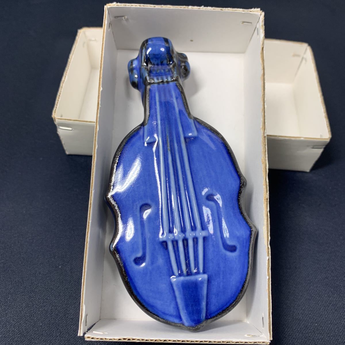 ★大阪堺市/引き取り可★有田焼 バイオリン 爪楊枝入れ 陶器 小物入れ 工芸品 楽器 置物 入れ物 おしゃれ 青 ブルー★拍卖