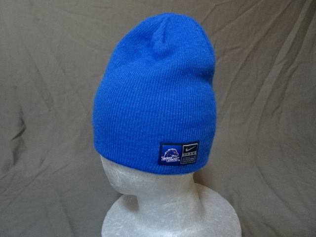 激レア USA購入【NIKE】製 USカレッジ ポイシ州立大学 ブロンコス 【Boise Stat Broncos】 ロゴマーク付 ニットキャップ 青 中古品拍卖