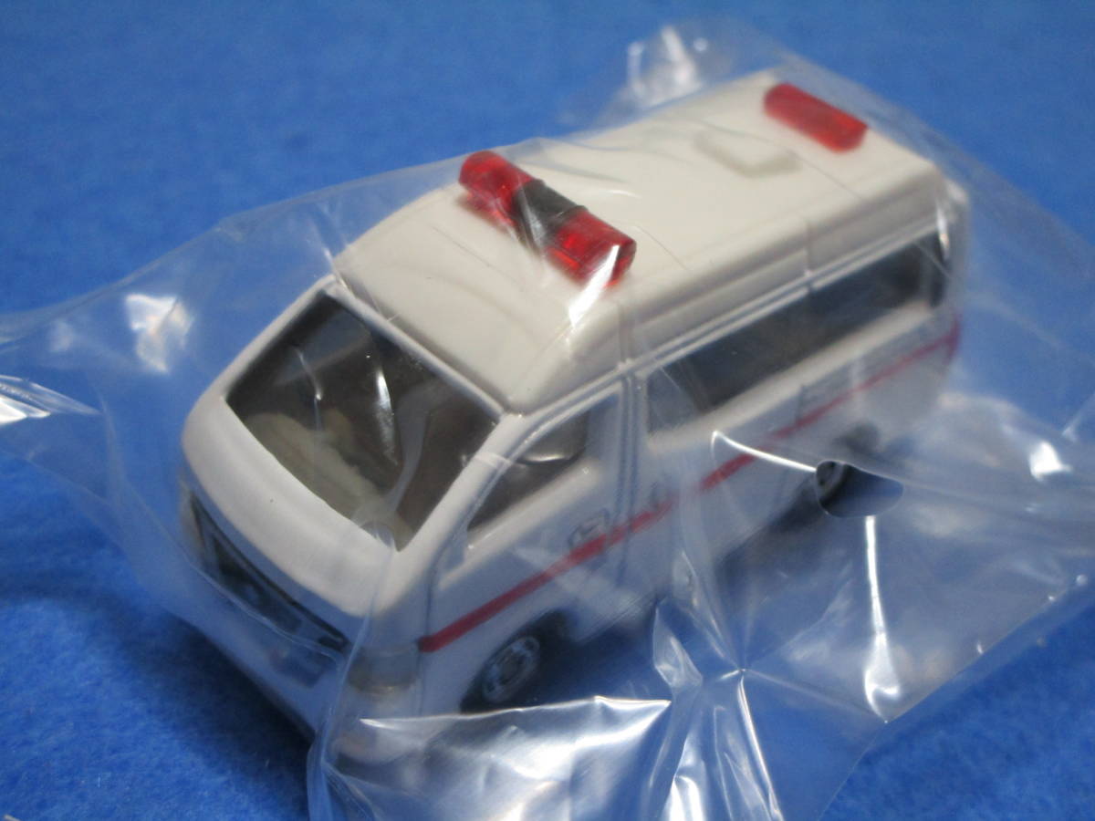 新品!即決!トミカ 日産 キャラバン 救急車 出動せよ!緊急車両セットの同梱品拍卖