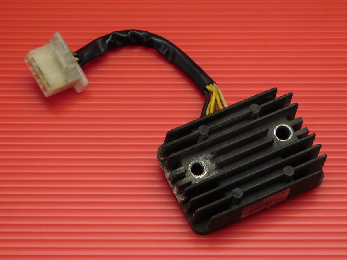 0【評価A】kawasaki GT550 KZ550G KZ550 逆車 当時物 実動 純正 レギュレーター SH530-12 k7.3 始動動画有拍卖