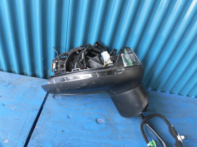 アウディ A3 8V? A1 8X? ドアミラー 右 Y770拍卖