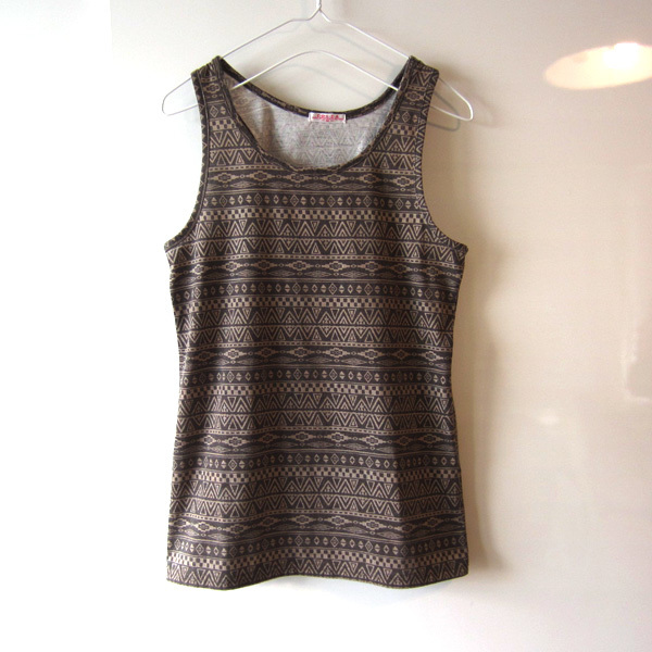 美品 ハニーズ COLZA ネイティブ柄タンクトップ 茶系 拍卖