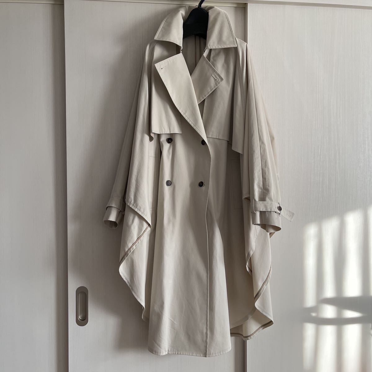 新品タグ付き 完売 アダム エ ロペ 機能付きポンチョ トレンチコート 税抜¥32000 F拍卖