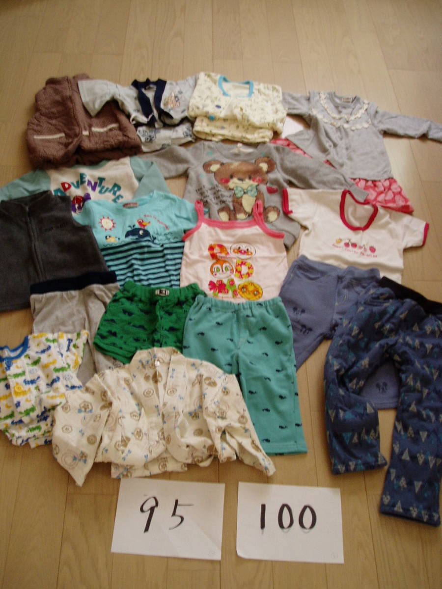 美品!子ども服95-100(カットソー・ワンピース・パジャマ等)17点セット拍卖