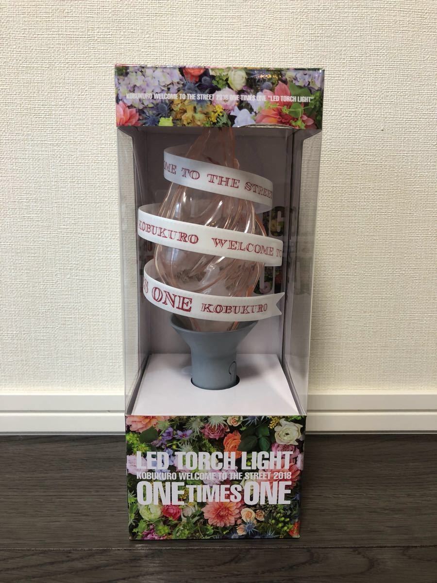 新品 コブクロ ライブ ツアー グッズ LED トーチ ライト 2018 ONE TIMES ONE 聖火型 ソフトクリーム スタンド ストラップ付 ペンライト。拍卖