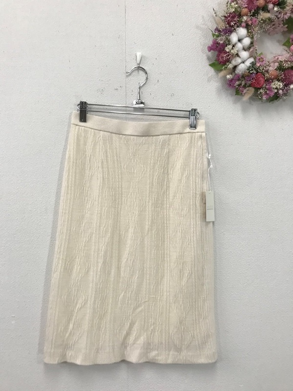 1583 any Sis by KUMIKYOKU Sis ONWARDオンワード樫山 新品 ニット スカート /サイズ:2 / 色:オフホワイト拍卖